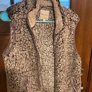 Thread and supply vest